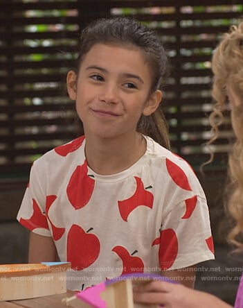 Gwen's white apple print tee on Bunkd