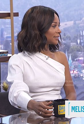 Zuri's white one-shoulder top on E! News Daily Pop