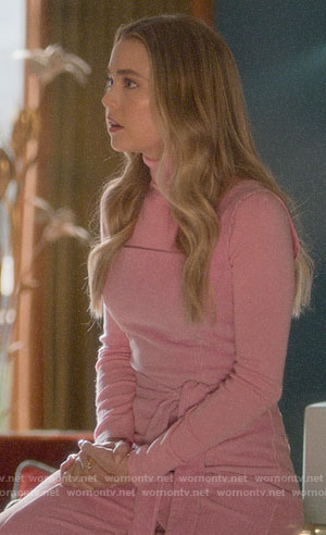 Ainsley's pink corduroy overalls on Four Weddings and a Funeral
