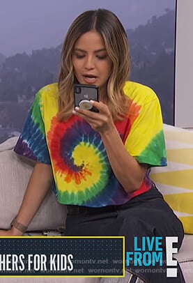 Erin's cropped tie dye tee on E! News Daily Pop