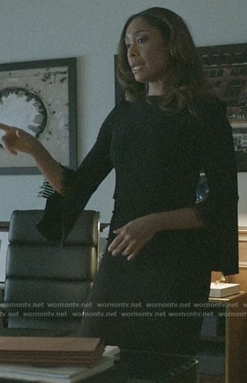 Jessica's black crop top and skirt on Pearson