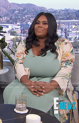 Nina's pale green ribbed tie waist dress on E! News
