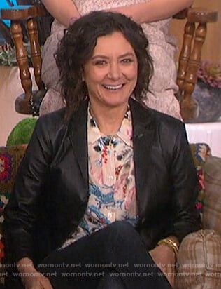 Sara's beige bird print blouse on The Talk