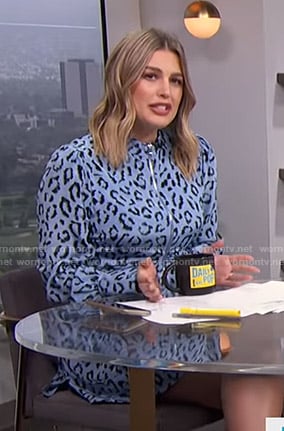 Carissa's blue leopard print zip-front dress on E! News Daily Pop