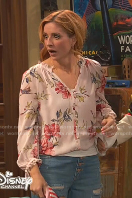 Chelsea's pink floral v-neck blouse on Ravens Home