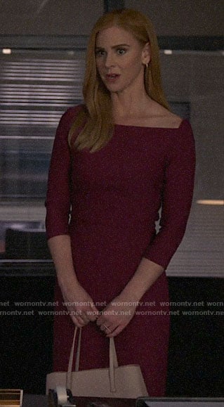 Donna's pink sheath dress on Suits