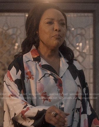 Mae's black and white floral pajamas and robe on Greenleaf