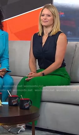 Sara's green pants on GMA Strahan Sara And Keke