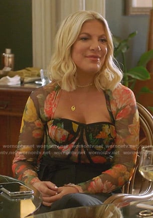 Tori's floral bustier top on BH90210