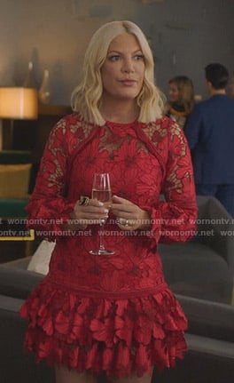 Tori's red floral lace tiered dress on BH90210