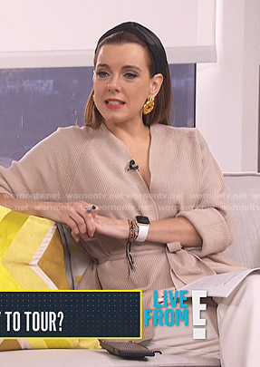 Melanie's beige ribbed wrap cardigan on Live from E!