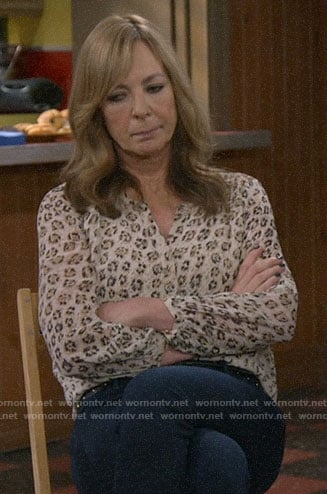 Bonnie's leopard print top on Mom