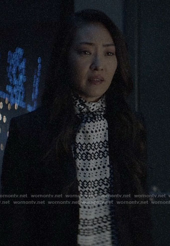 Catherine's geometric print top on Batwoman