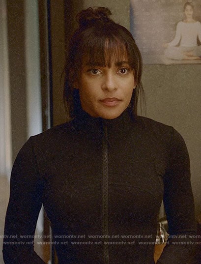 Edie's black yoga jacket on Almost Family