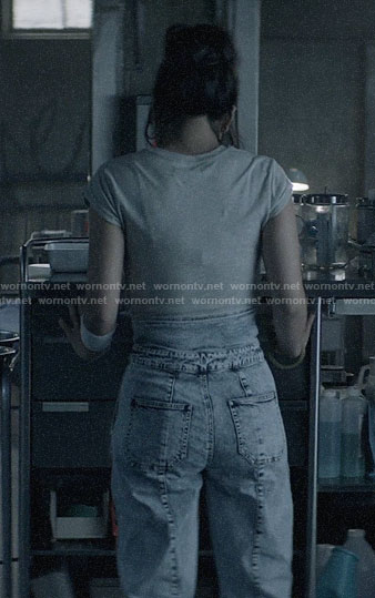 Mary's high waisted acid wash jeans on Batwoman