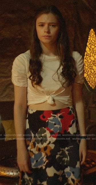 Nia's white ruched sleeve tee and floral skirt on Supergirl