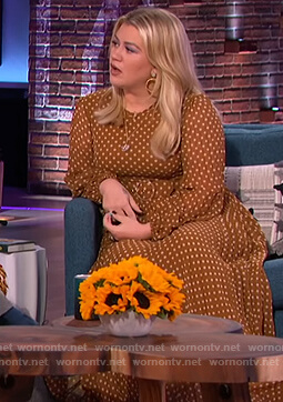 Kelly's polka dot maxi dress on The Kelly Clarkson Show