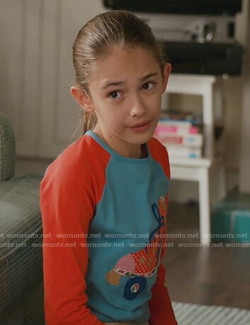 Anna's rollerskate raglan tee on American Housewife