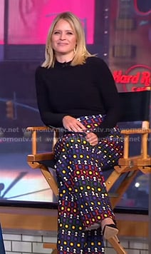 Sara's geometric print pants on GMA Strahan Sara And Keke