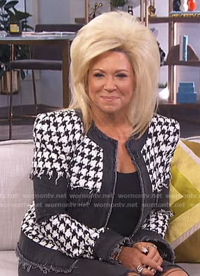 Theresa Caputo's houndstooth jacket on E! News Daily Pop