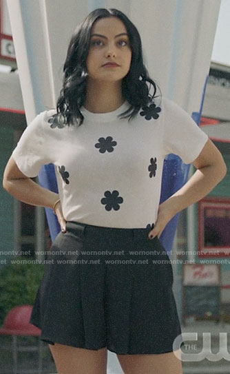 Veronica's white flower print t-shirt on Riverdale