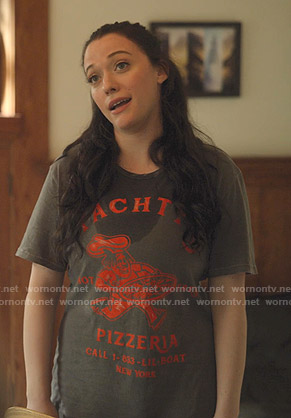 Jules's grey Yachty Pizzeria print tee on Dollface