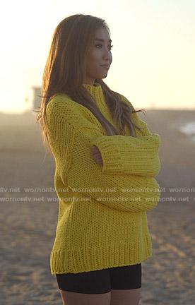 Madison's yellow chunky knit sweater on Dollface
