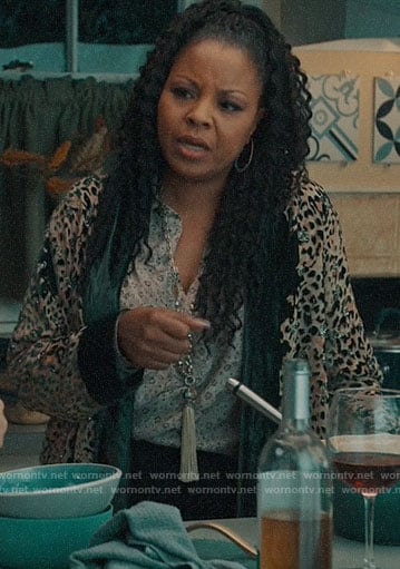 Adams's velvet leopard kimono on Perfect Harmony