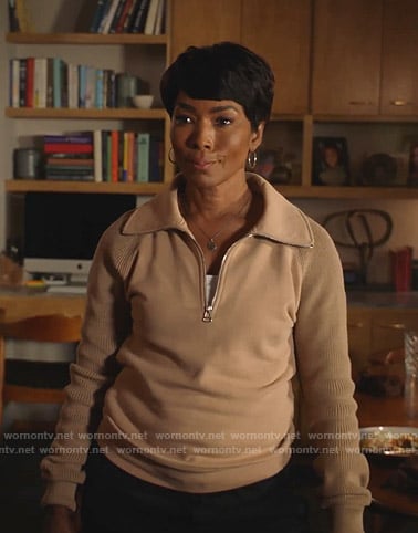 Athena's beige knit sleeve sweatshirt on 9-1-1