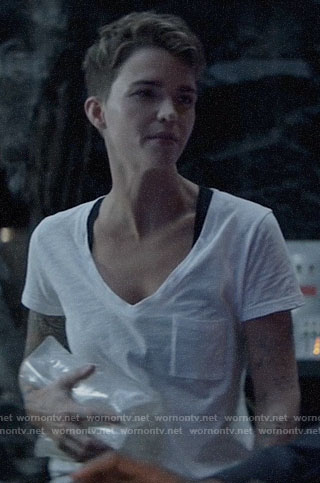 Kate's white v-neck tee on Batwoman