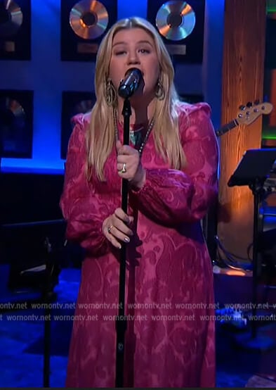 Kelly's pink paisley print maxi dress on The Kelly Clarkson Show