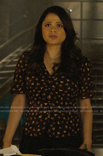 Mel's floral v-neck short sleeve top on Charmed