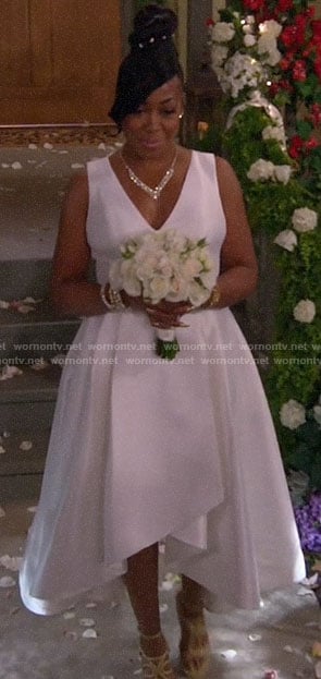 Tina's vow renewal dress on The Neighborhood