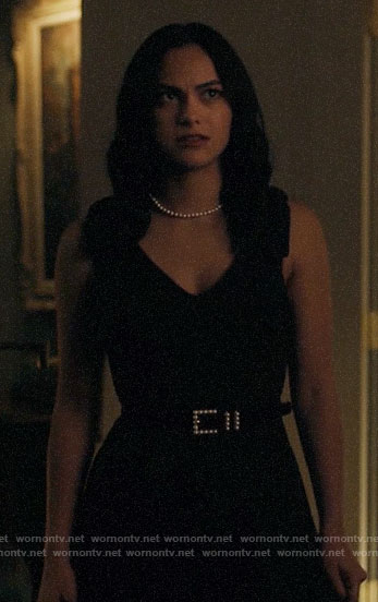 Veronica's pearl belt on Riverdale