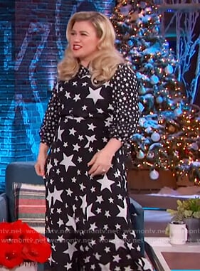 Kelly's black star print maxi dress on The Kelly Clarkson Show