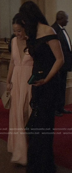 Catherine's black off-shoulder gown on Batwoman