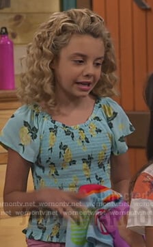 Destiny's floral smocked top on Bunkd
