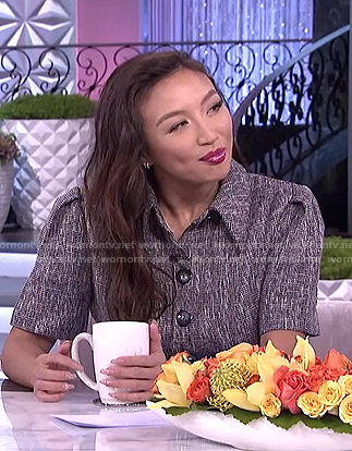 Jeannie's grey button front short sleeve dress on The Voice