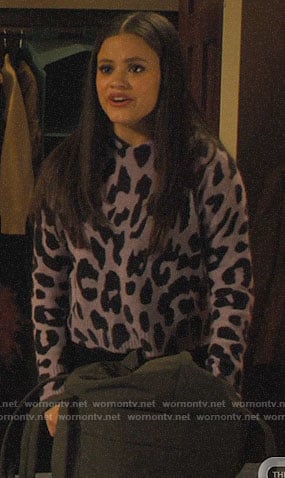 Maggie's purple leopard print hoodie sweater on Charmed
