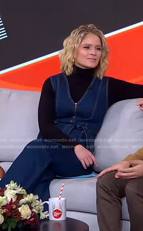 Sara's v-neck denim jumpsuit on GMA Strahan Sara And Keke