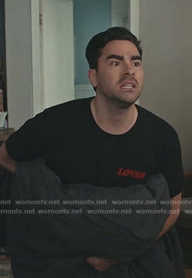 David's black Lover tee on Schitts Creek