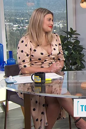 Carissa's beige polka dot ruched dress on E! News Daily Pop