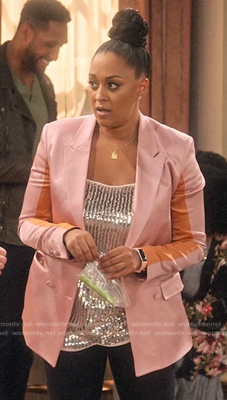 Cocoa's pink colorblock blazer on Family Reunion