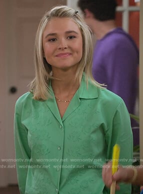 Katie's gold necklace on Alexa & Katie