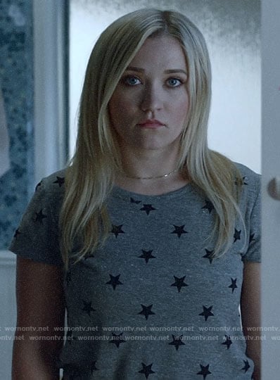 Roxy's grey star print tee on Almost Family