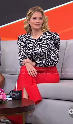 Sara's zebra puff sleeve top on GMA Strahan Sara And Keke