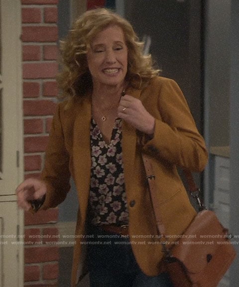 Vanessa's camel blazer on Last Man Standing