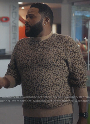 Andre's beige leopard print sweater on Grown-ish