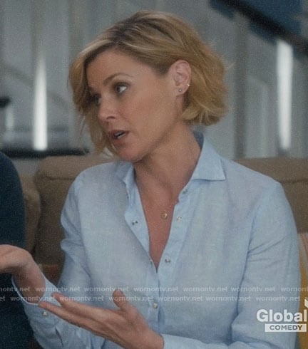 Claire's blue linen button down shirt on Modern Family