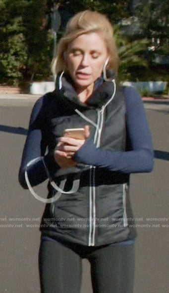 Claire's puffer vest on Modern Family